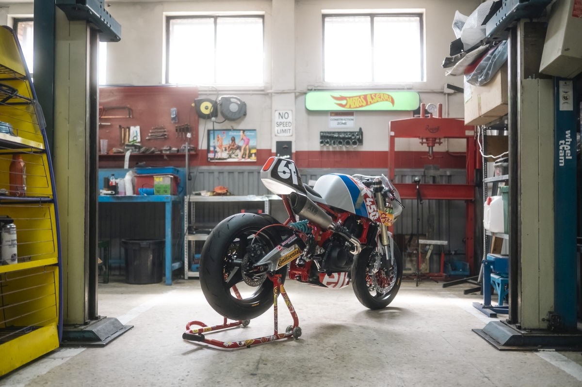 La riconoscete? E' una Royal Enfield Guerrilla 450!